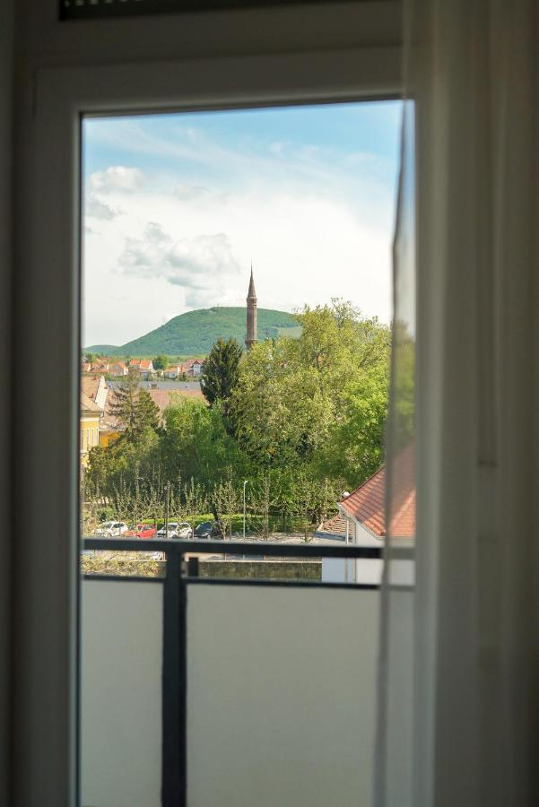 Апартаменти Illy Apartman Еґер Екстер'єр фото